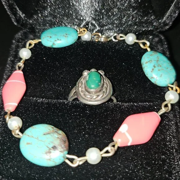 GENIUNE TURQUOISE RING, SET in SILVER and  BRACELET with FAUX STONE ACCENTS - Picture 4 of 9